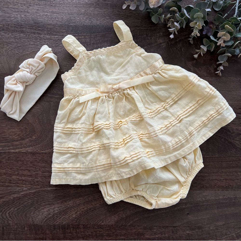 10/$40 Pale Yellow mini wear 3 piece set, size 3/6 months.
